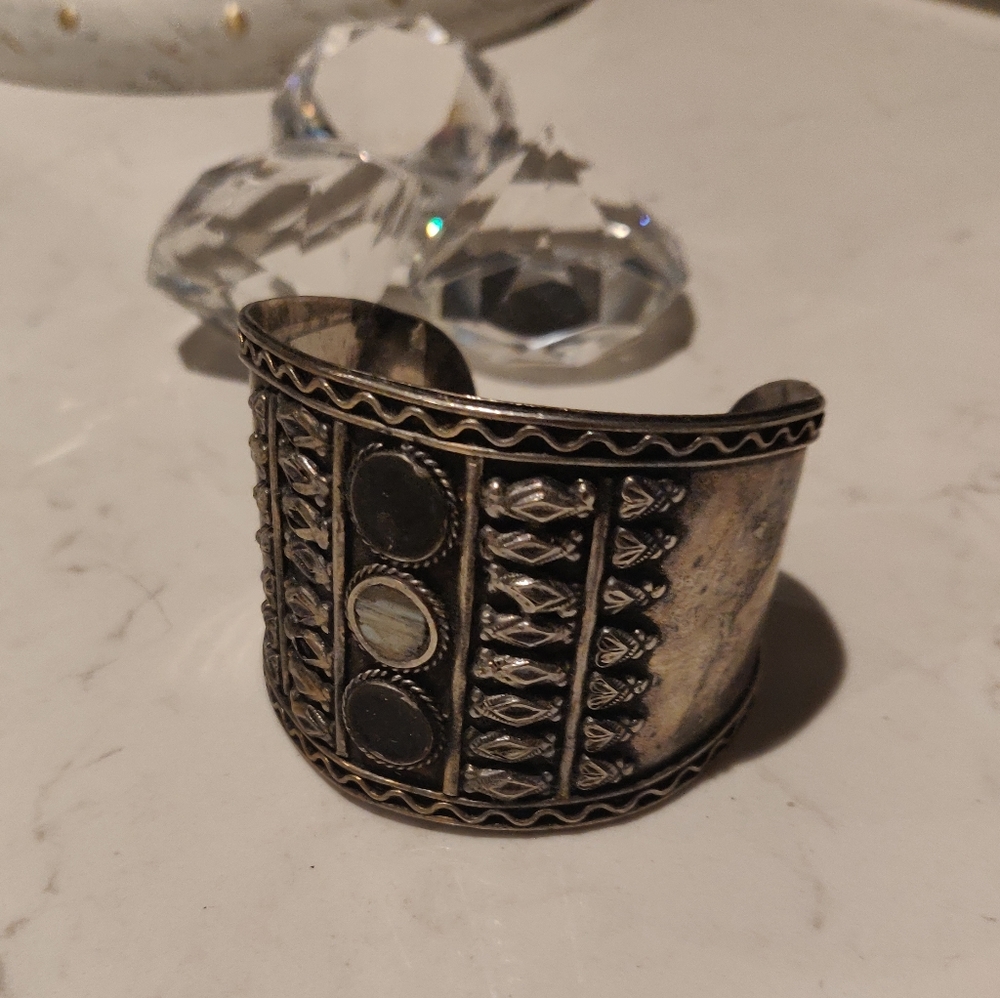 Cuff bracelet - Picture 4 of 9